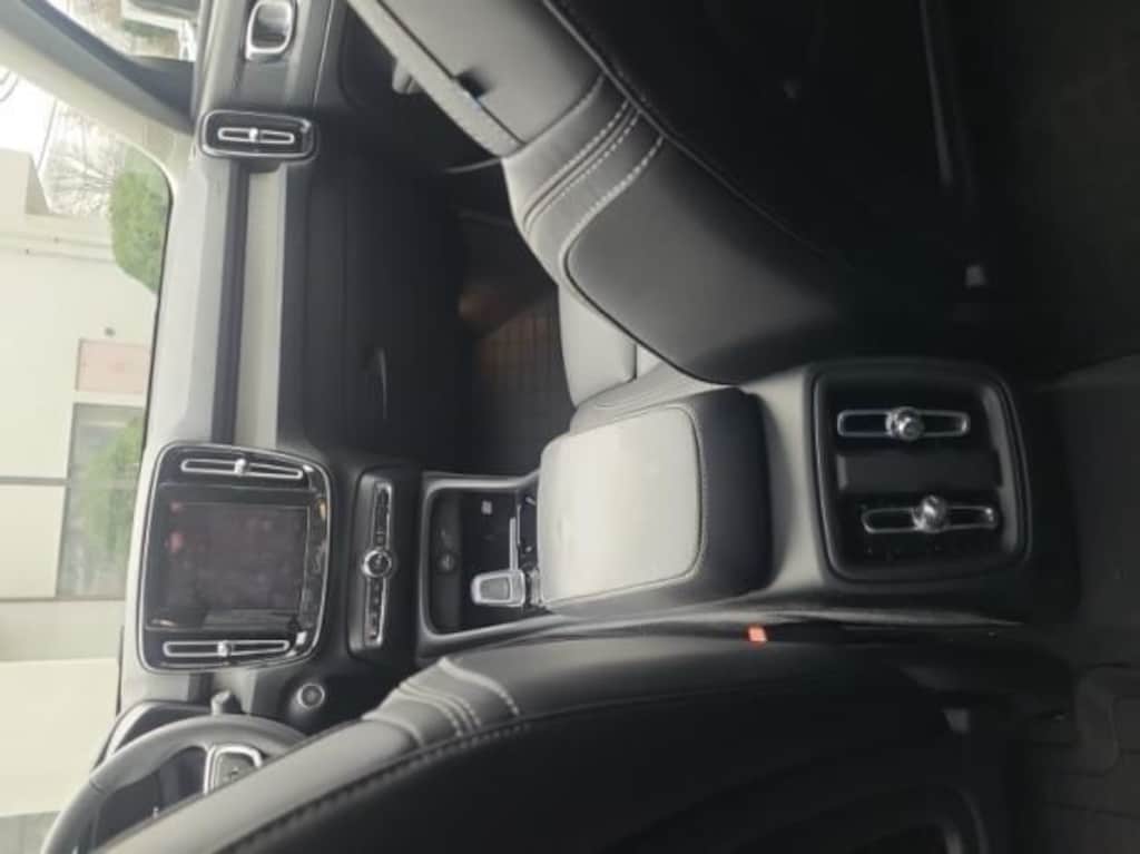 Used 2023 Volvo XC40 B5 AWD Plus Dark SUV