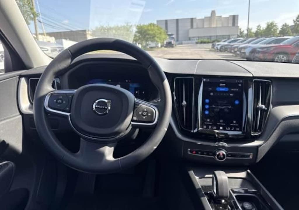 Used 2023 Volvo XC60 B5 AWD Core SUV