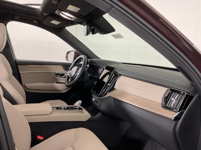 2026 Volvo XC90 Plus - Photo 32