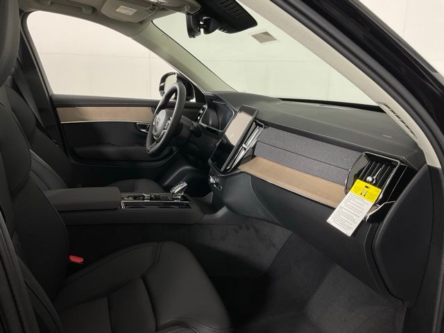 2026 Volvo XC90 Plus - Photo 32