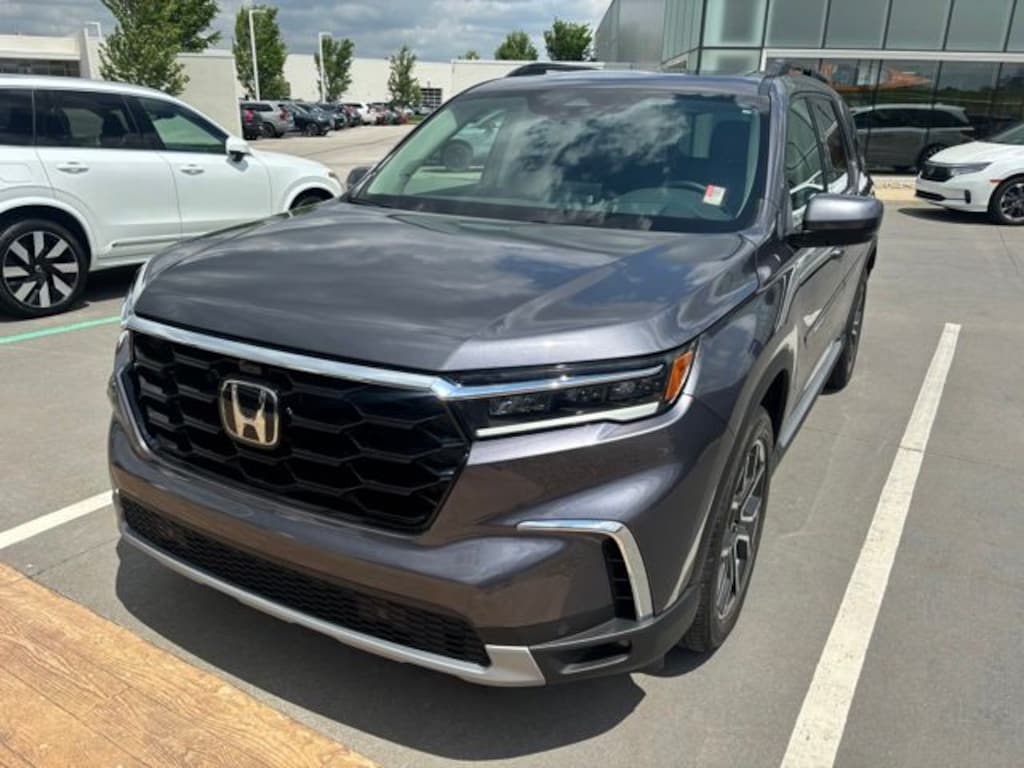 Used 2025 Honda Pilot Elite SUV