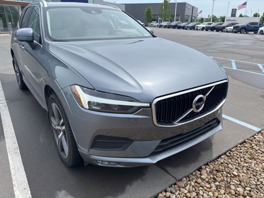 Used 2021 Volvo XC60 T5 Momentum SUV