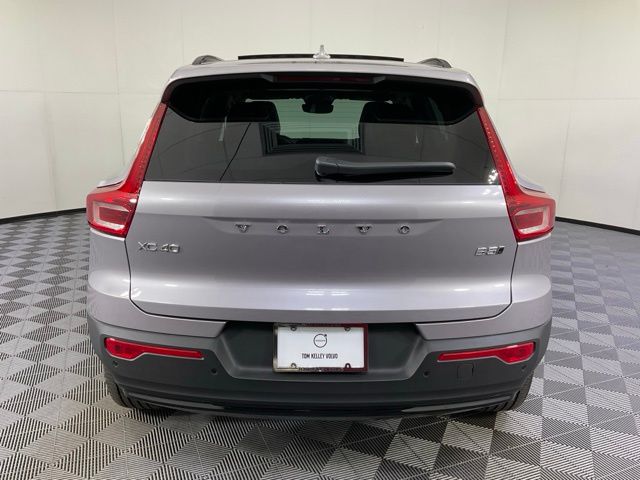 2026 Volvo XC40 Plus - Photo 6