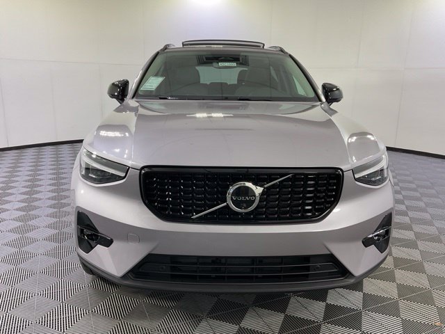 Used 2026 Volvo XC40 B5 Plus SUV