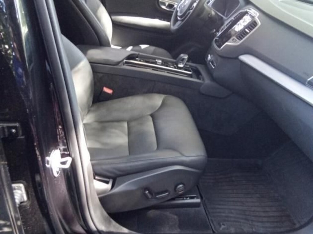 Used 2024 Volvo XC90 B5 Core Bright SUV