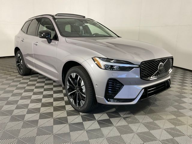 2026 Volvo XC60 B5 Plus photo 2