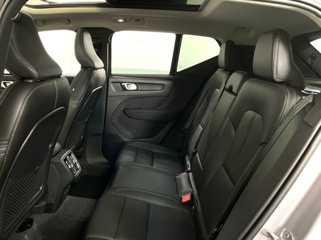 2026 Volvo XC40 Plus - Photo 39