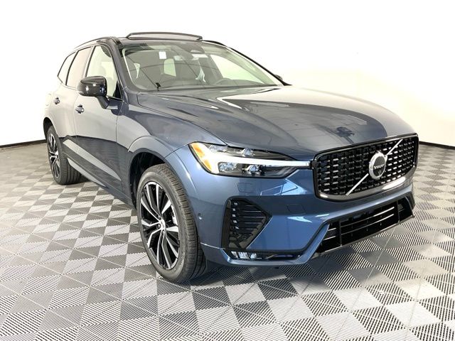 2025 Volvo XC60 B5 Plus photo 4