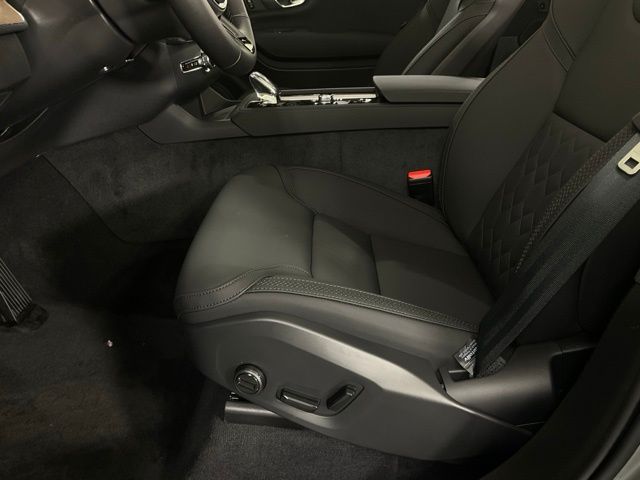 2026 Volvo XC90 Plus - Photo 31