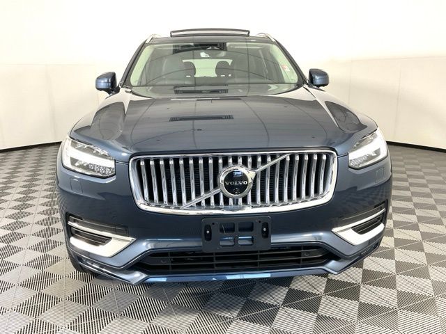 2024 Volvo XC90 Plus photo 2