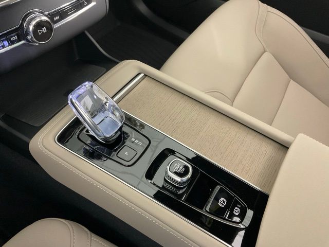 2026 Volvo XC90 Plus - Photo 22