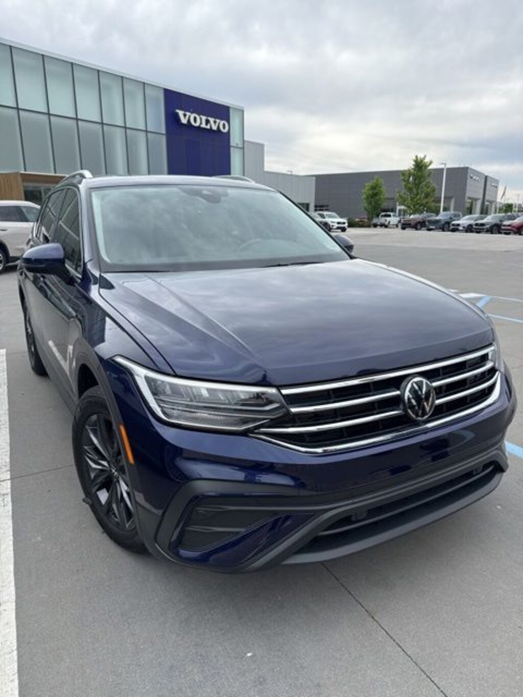 Used 2023 Volkswagen Tiguan 2.0T SE SUV