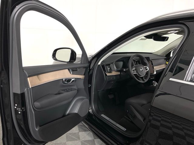 2026 Volvo XC90 Plus - Photo 28