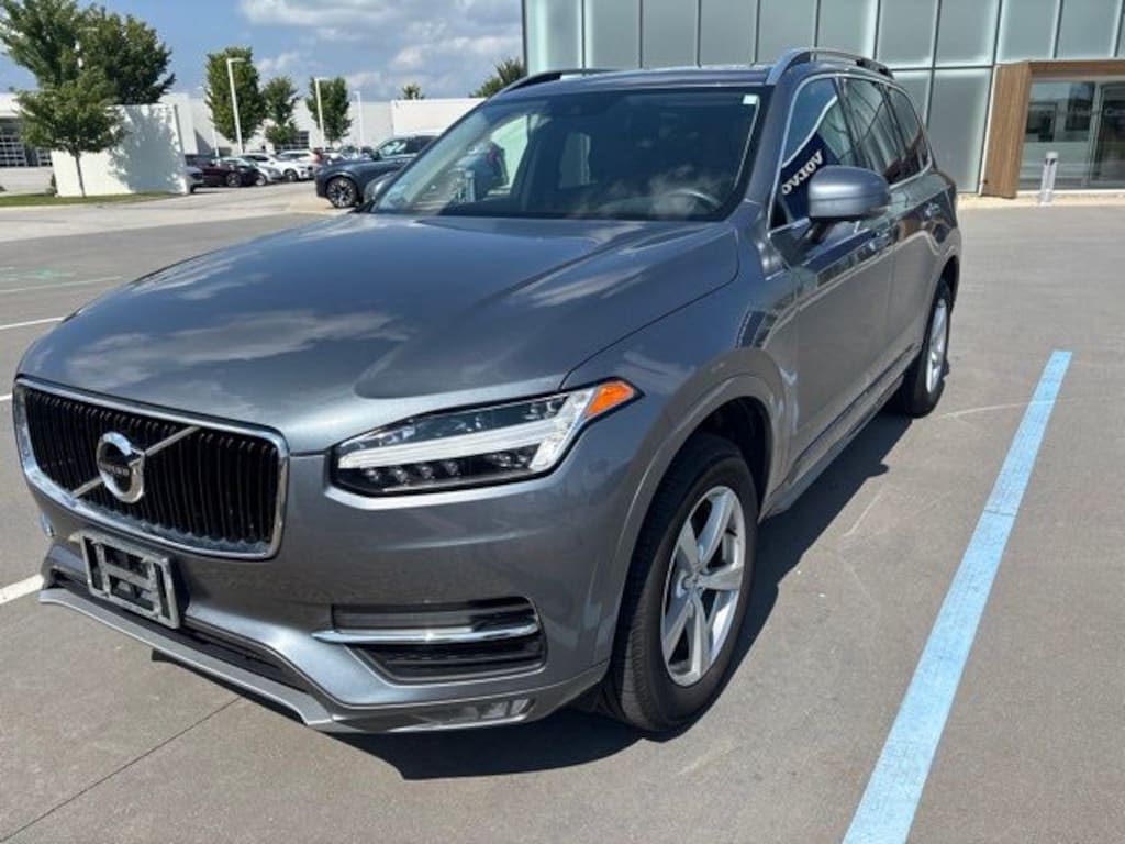 Used 2017 Volvo XC90 T5 AWD Momentum SUV