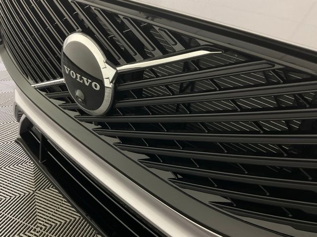 2026 Volvo XC60 Plus - Photo 9