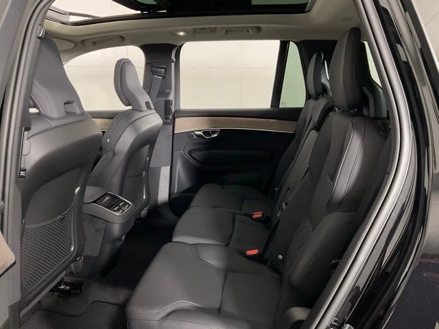 2026 Volvo XC90 Plus - Photo 33