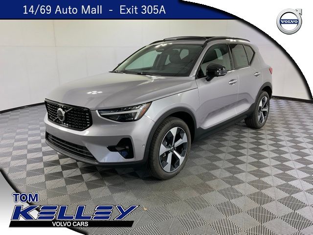 2026 Volvo XC40 Plus's photo