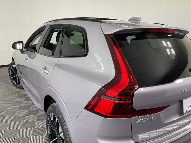 2026 Volvo XC60 Plus - Photo 36
