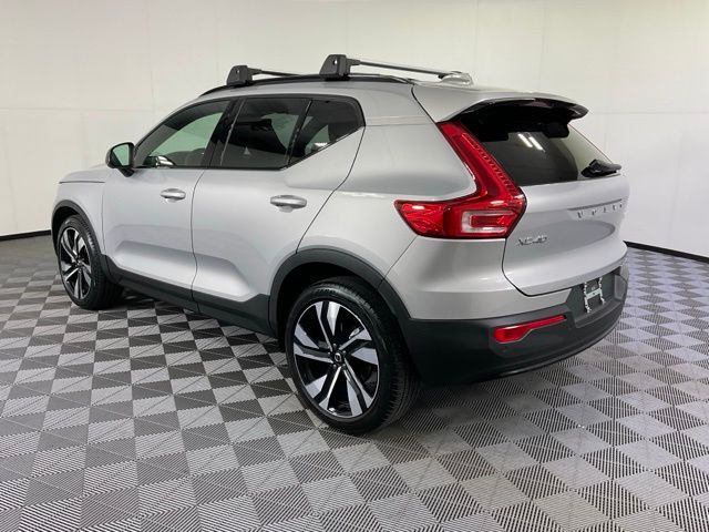 2023 Volvo XC40 AWD Ultimate photo 3