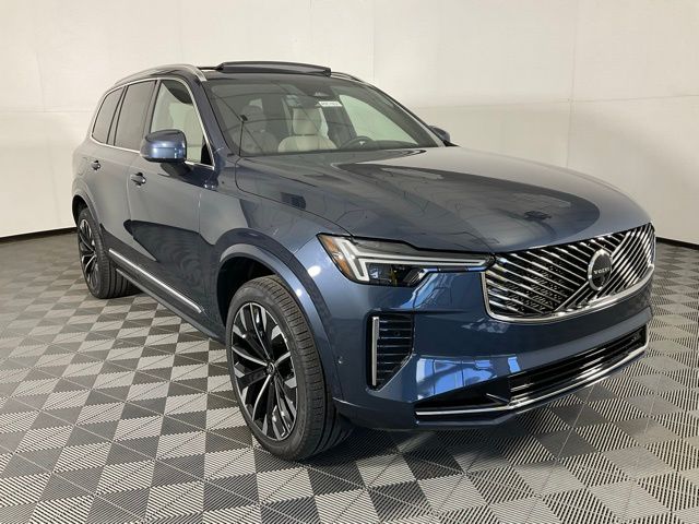 2026 Volvo XC90 Plus photo 2