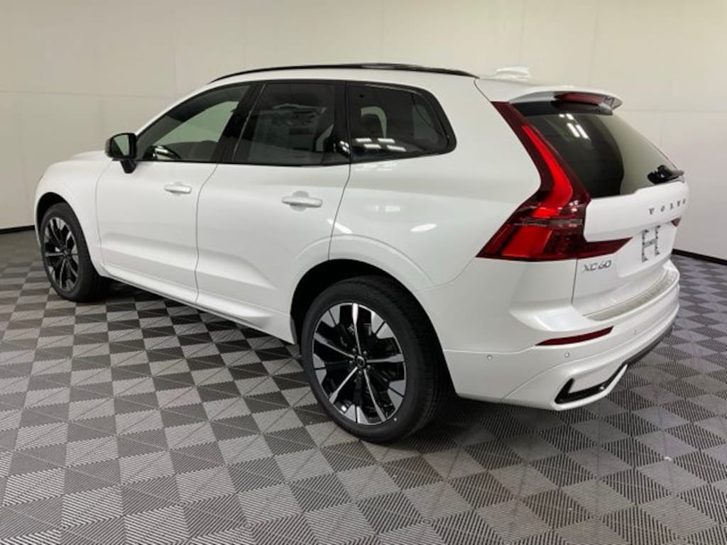 New 2026 Volvo XC60 B5 Plus SUV