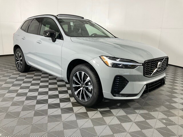 2025 Volvo XC60 B5 Core photo 4