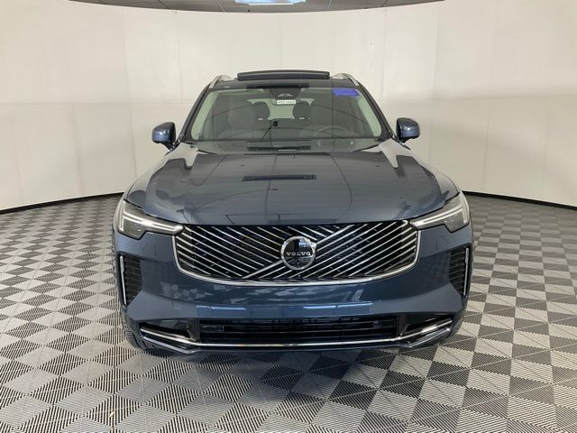 2026 Volvo XC90 Plus photo 2