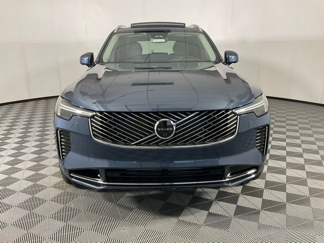 2026 Volvo XC90 T8 Plus photo 3