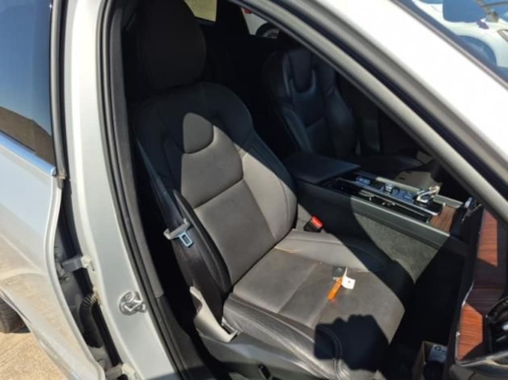 Used 2023 Volvo XC60 Recharge Plug-In Hybrid Ultimate Bright SUV