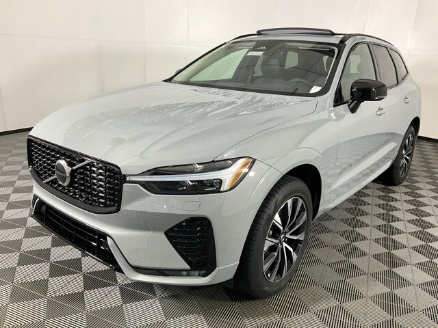 2025 Volvo XC60 B5 Core photo 3