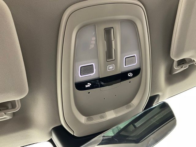 2026 Volvo XC90 Plus - Photo 18