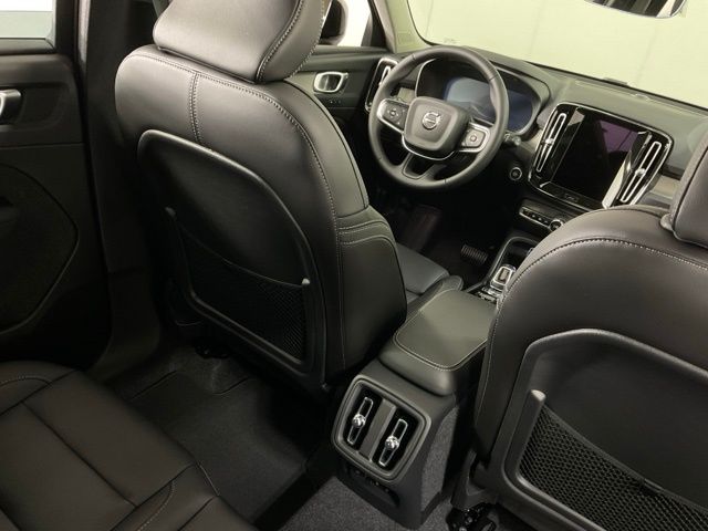 2026 Volvo XC40 Plus - Photo 37