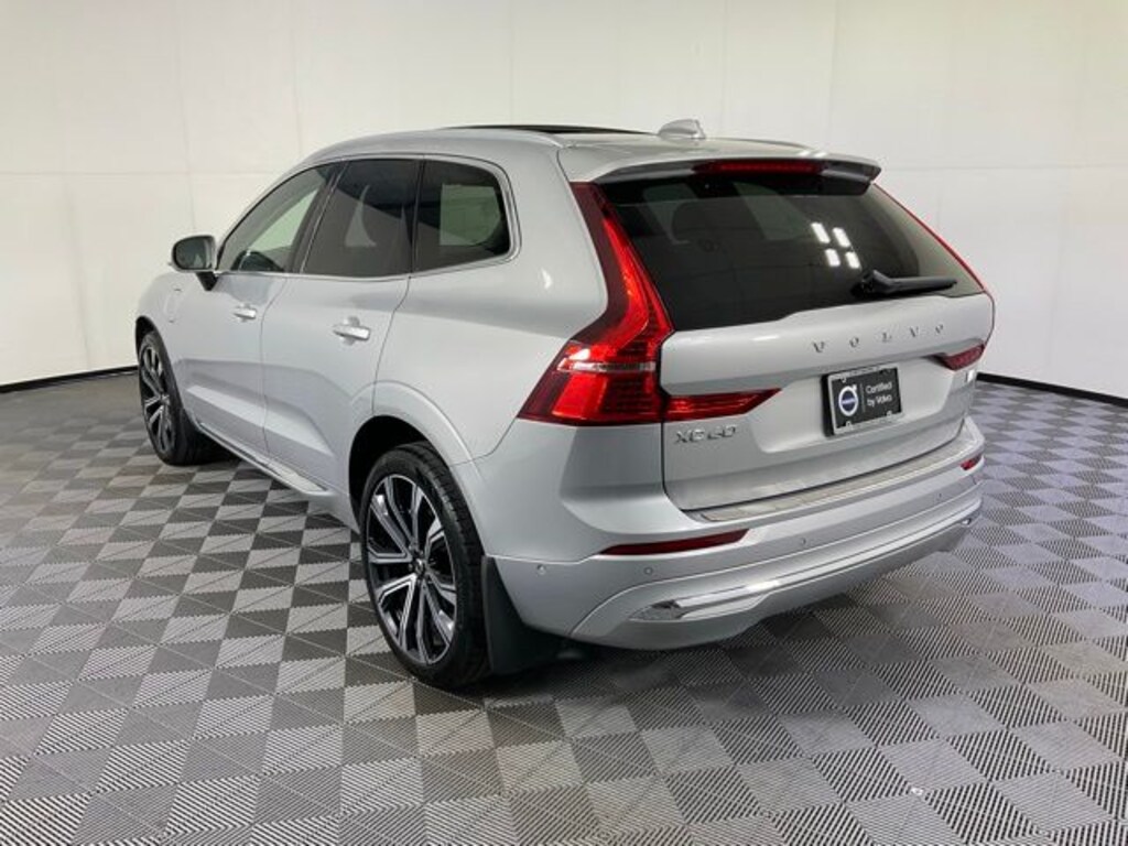 Certified 2023 Volvo XC60 Recharge Plug-In Hybrid Ultimate Bright SUV