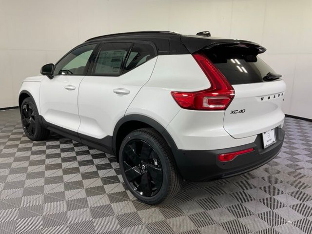 New 2026 Volvo XC40 B5 Ultra Black Edition SUV