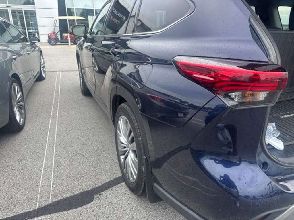 Used 2022 Toyota Highlander Hybrid Platinum SUV