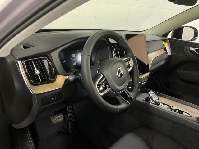 2026 Volvo XC60 Plus - Photo 19