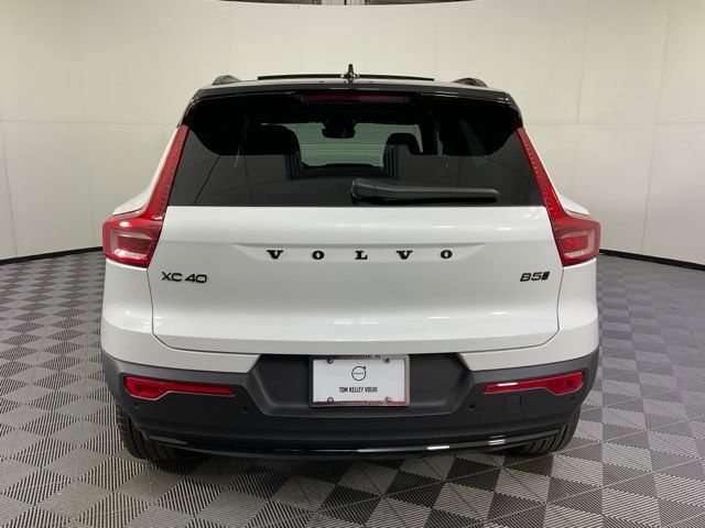2026 Volvo XC40 Ultra Black Edition - Photo 5