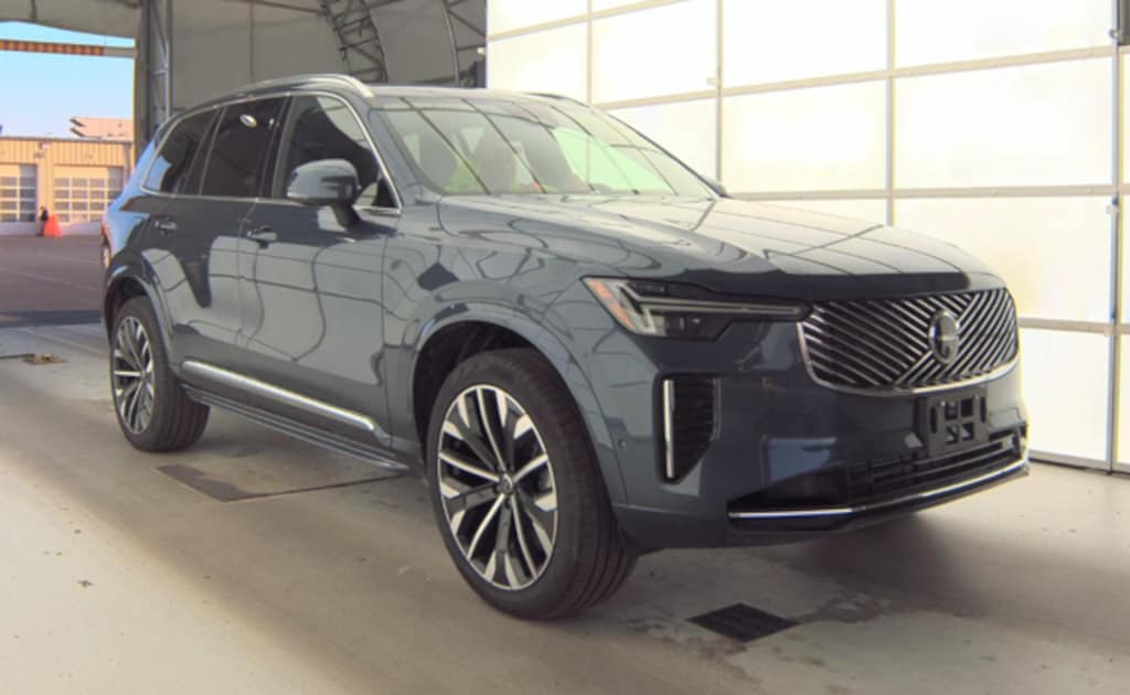 Used 2025 Volvo XC90 plug-in hybrid T8 (2025.5) Ultra 7-Seater SUV