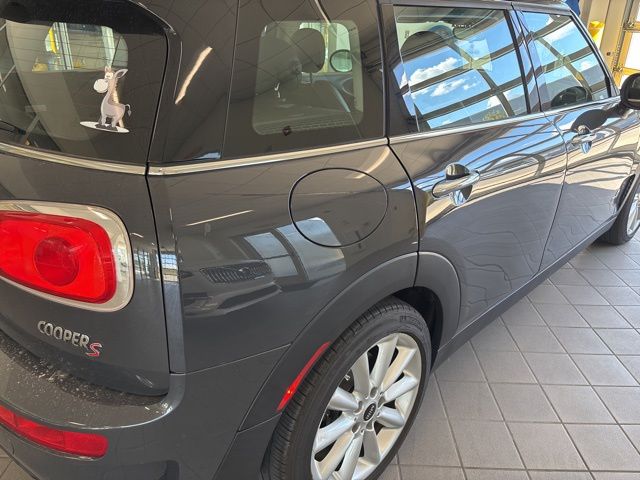 2017 Mini Clubman Base S ALL4 photo 3
