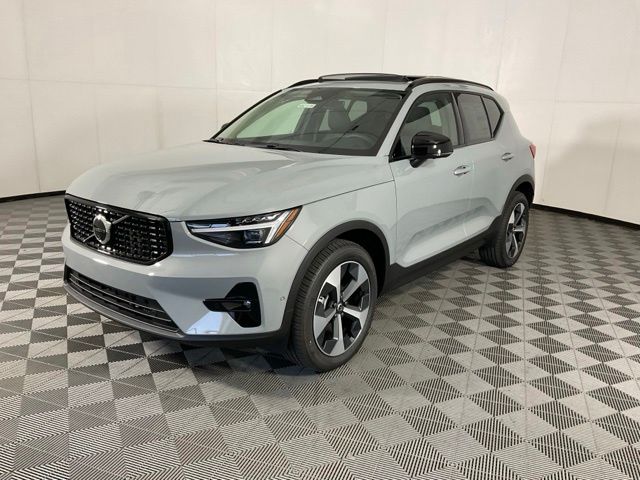 2026 Volvo XC40