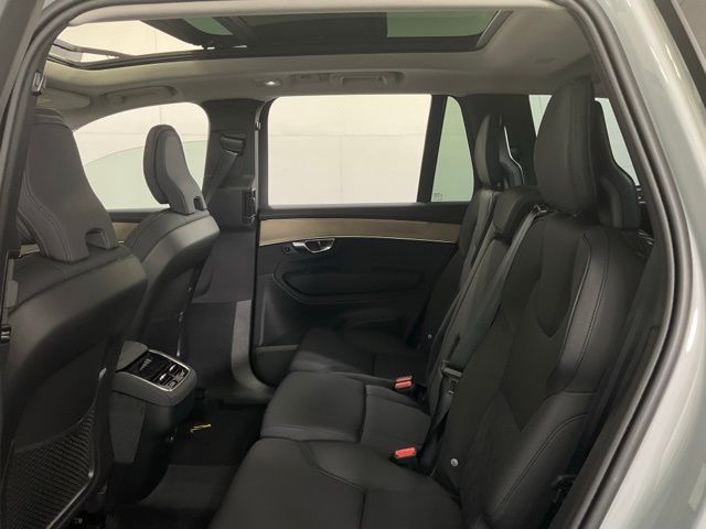 2026 Volvo XC90 Plus - Photo 34