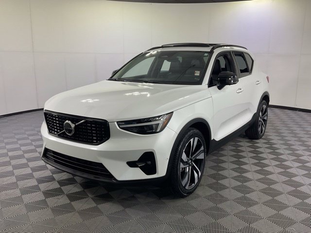2023 Volvo XC40