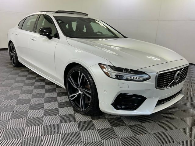 2020 Volvo S90 T6 R-Design photo 3