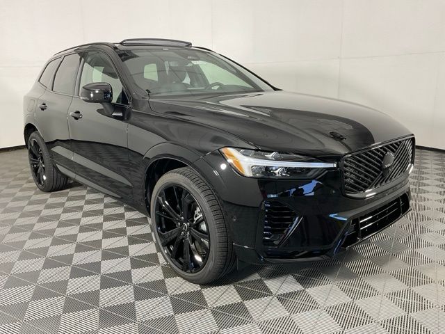 2026 Volvo XC60 Hybrid T8 Black Edition photo 2