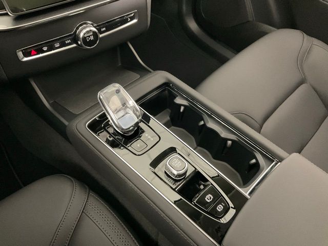 2026 Volvo XC90 Plus - Photo 15