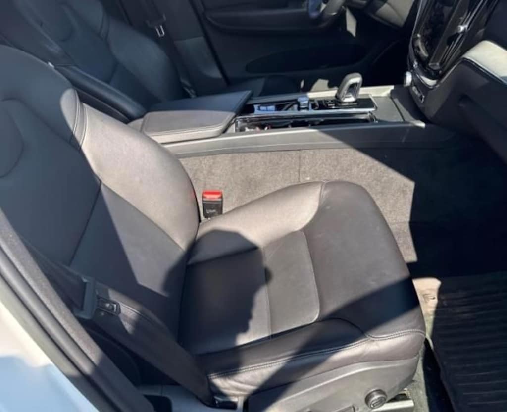 Used 2023 Volvo XC60 B5 AWD Core SUV