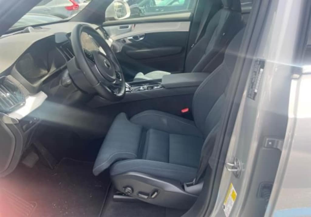 Used 2025 Volvo XC90 plug-in hybrid T8 (2025.5) Ultra 7-Seater SUV