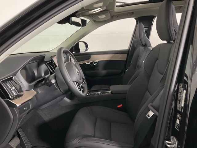 2026 Volvo XC90 Plus - Photo 28