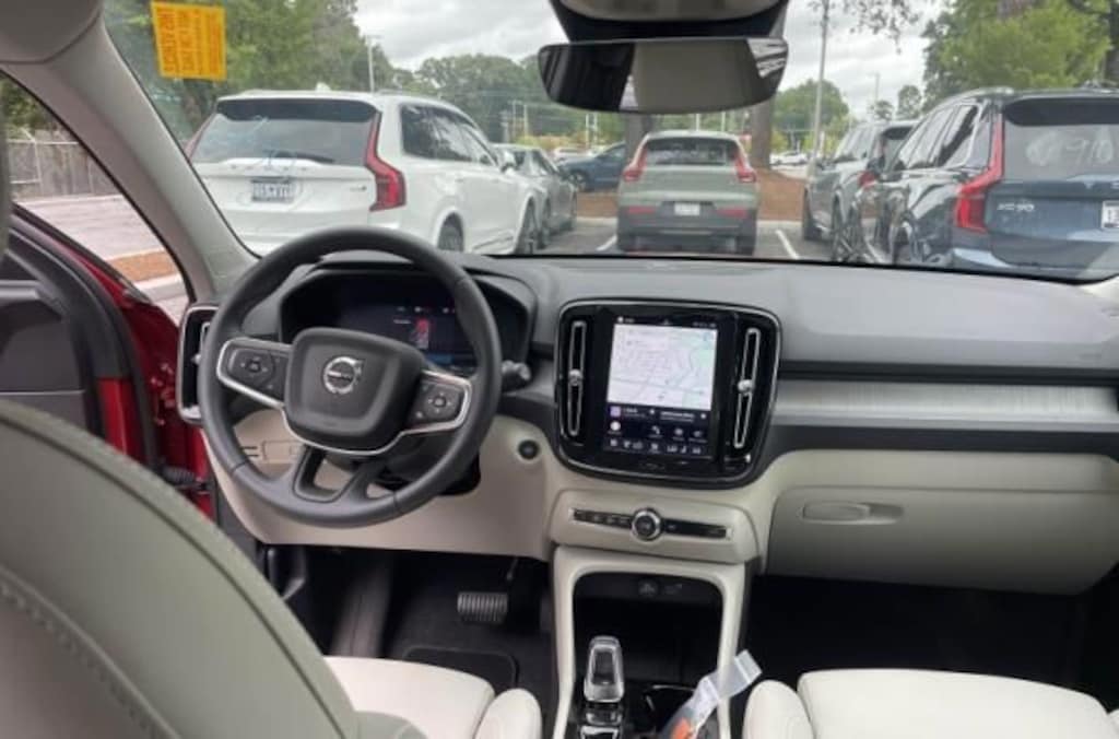 Used 2025 Volvo XC40 B5 Ultra Dark Theme SUV
