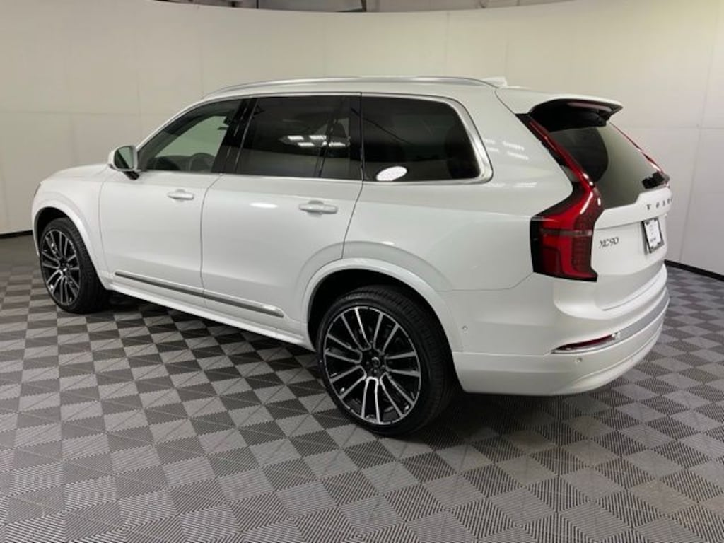 New 2026 Volvo XC90 B5 Ultra 7-Seater SUV